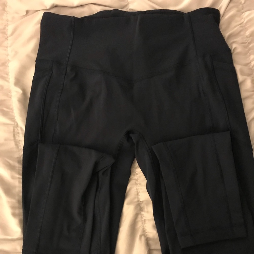 Navy lululemon leggings with 2 pockets